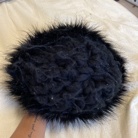 H&M Knit & Faux Fur Hat - Picture 3 of 5